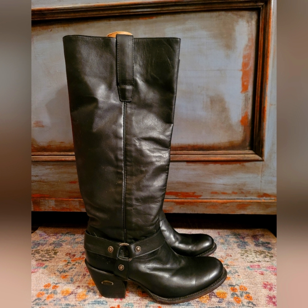 Womens Black Muro hand crafted leather  boots size 9.